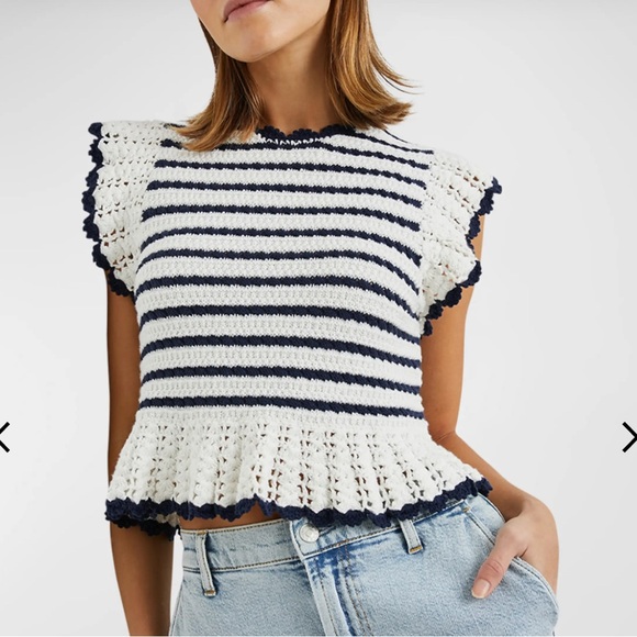 Rails navy blue  and White Ruffled Cap‎ Sleeve Blouse - Picture 6 of 6